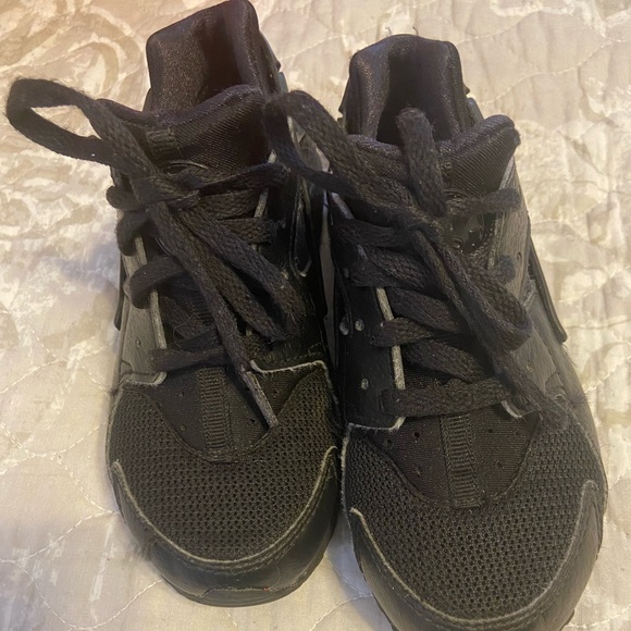 Nike Huarache Sneakers - Picture 6 of 7